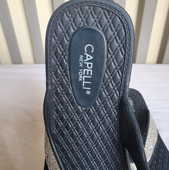Capelli of New York Navy Sandals with Silver Glitter Straps Size 8 - Picture 4 of 6